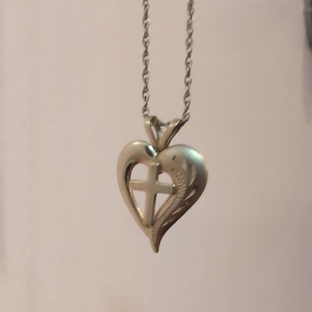 Elegant Silver Heart Pendant Necklace